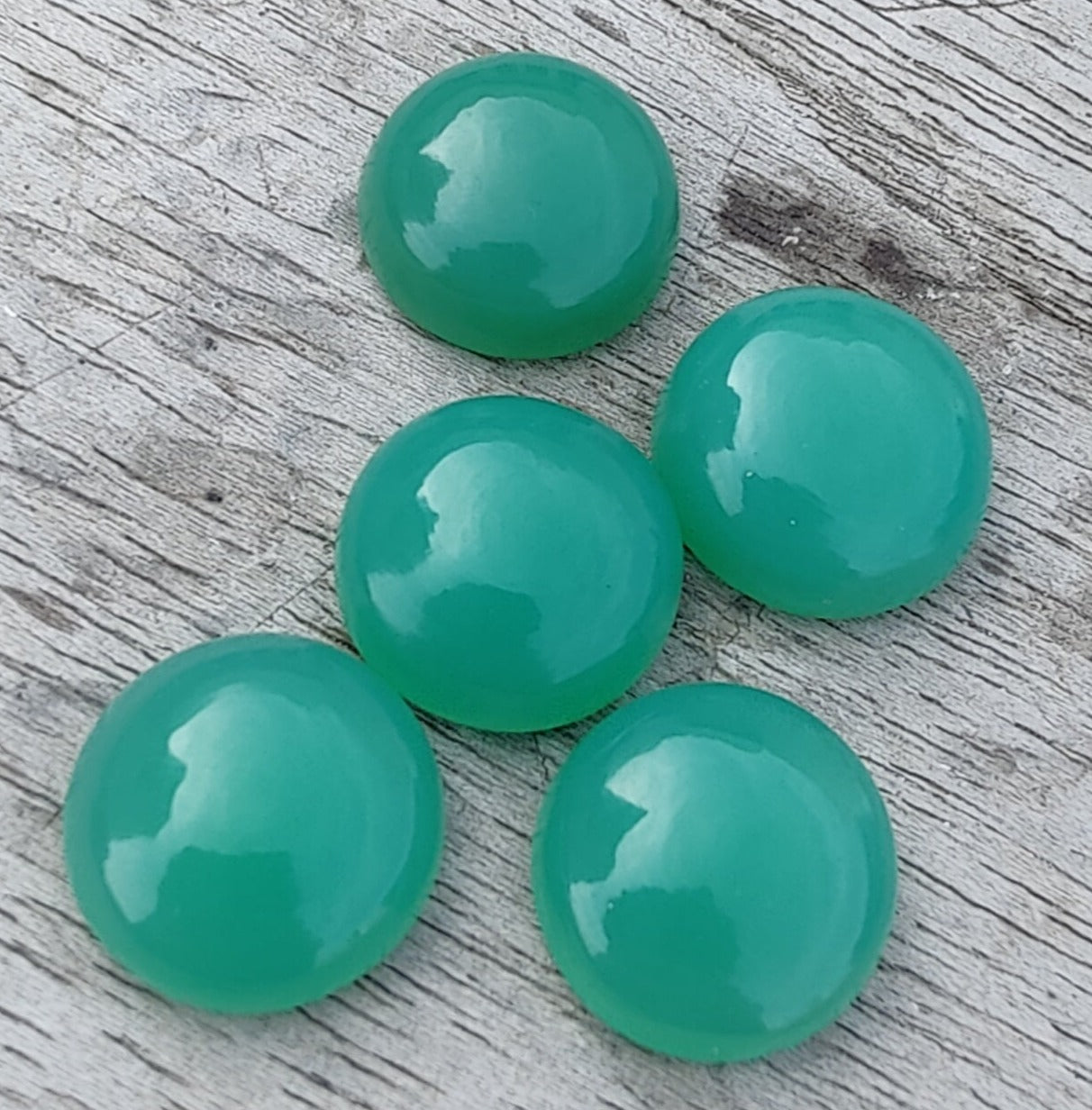 NATURAL GREEN CHALCEDONY ROUND SHAPE CABOCHON TOP GRADE CALIBRATED ROUND SHAE GEMSTONES, ALL SIZES AVAILABLE