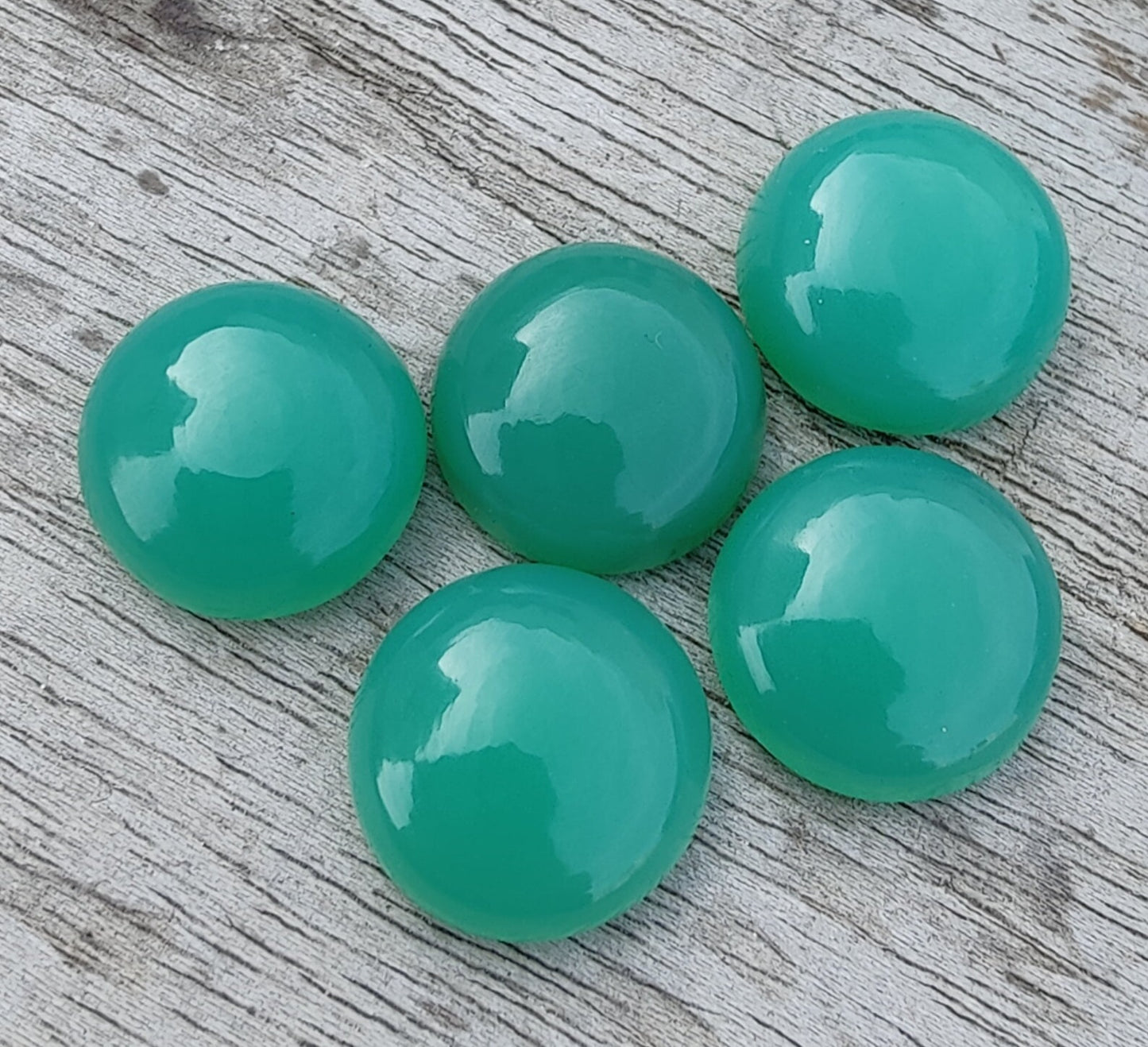 NATURAL GREEN CHALCEDONY ROUND SHAPE CABOCHON TOP GRADE CALIBRATED ROUND SHAE GEMSTONES, ALL SIZES AVAILABLE
