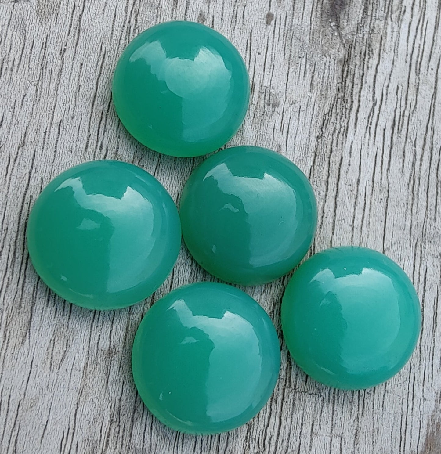 NATURAL GREEN CHALCEDONY ROUND SHAPE CABOCHON TOP GRADE CALIBRATED ROUND SHAE GEMSTONES, ALL SIZES AVAILABLE