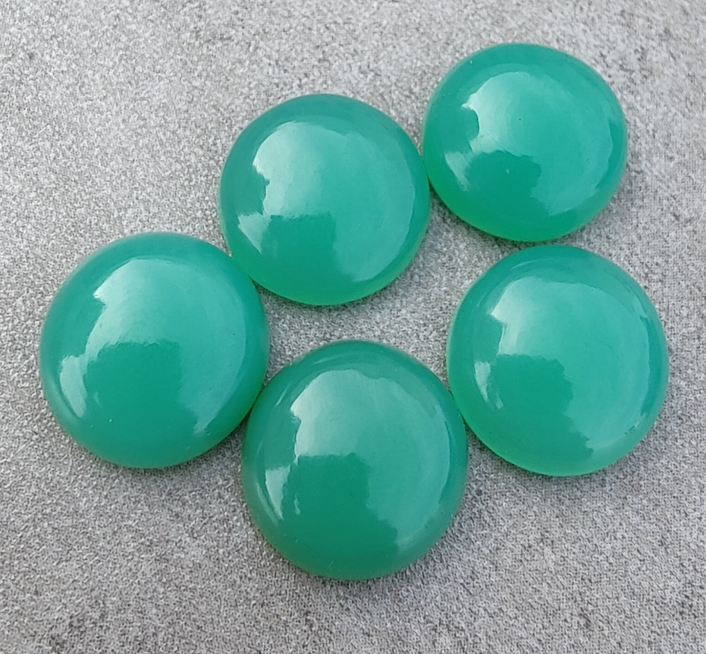 NATURAL GREEN CHALCEDONY ROUND SHAPE CABOCHON TOP GRADE CALIBRATED ROUND SHAE GEMSTONES, ALL SIZES AVAILABLE