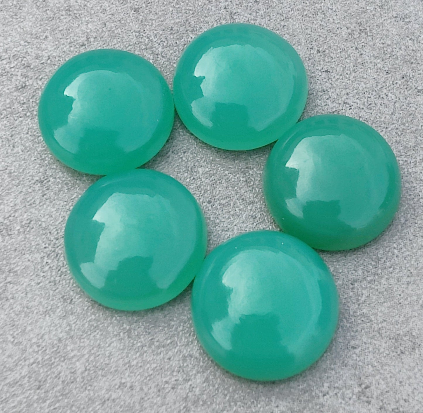 NATURAL GREEN CHALCEDONY ROUND SHAPE CABOCHON TOP GRADE CALIBRATED ROUND SHAE GEMSTONES, ALL SIZES AVAILABLE
