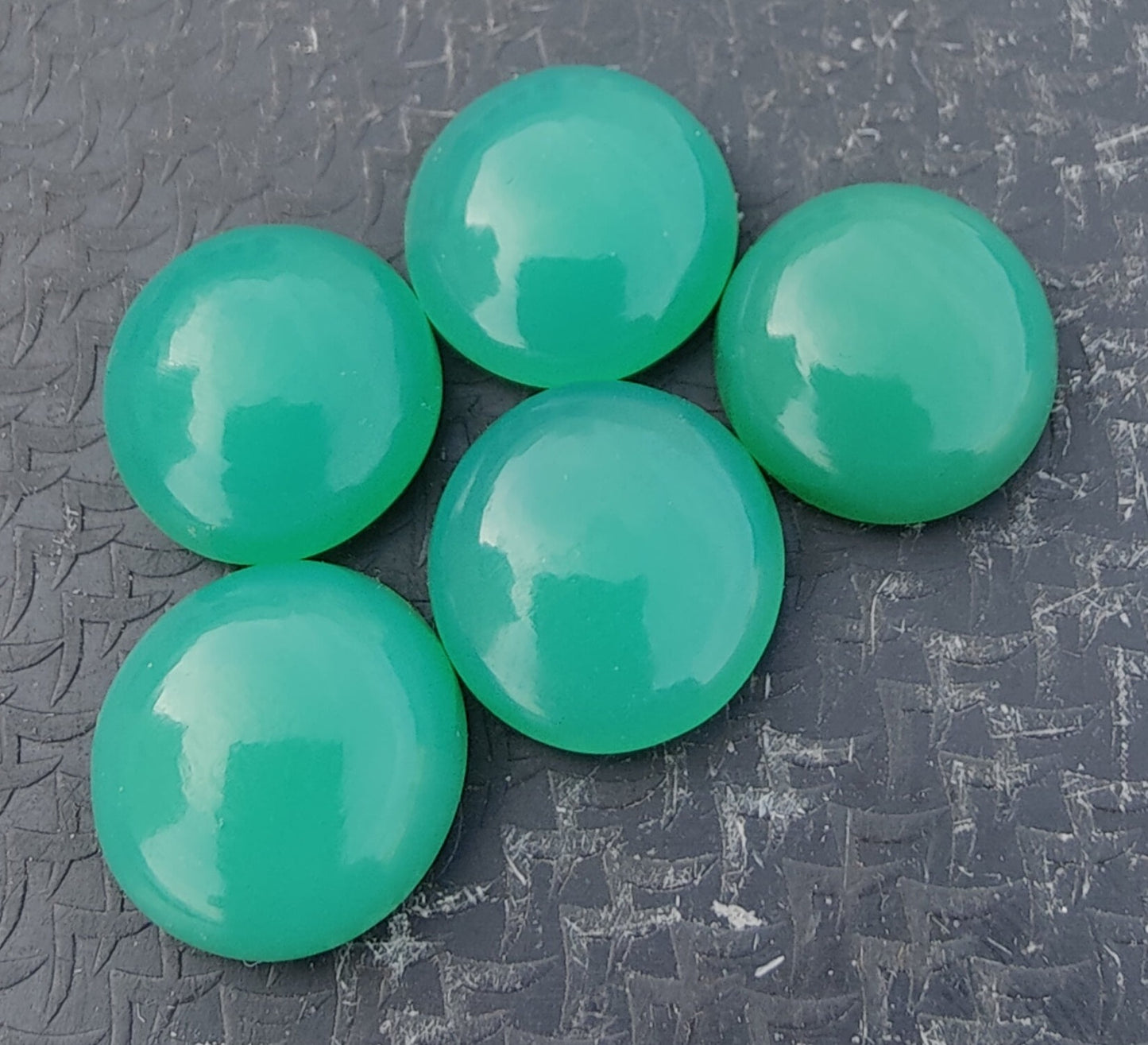 NATURAL GREEN CHALCEDONY ROUND SHAPE CABOCHON TOP GRADE CALIBRATED ROUND SHAE GEMSTONES, ALL SIZES AVAILABLE