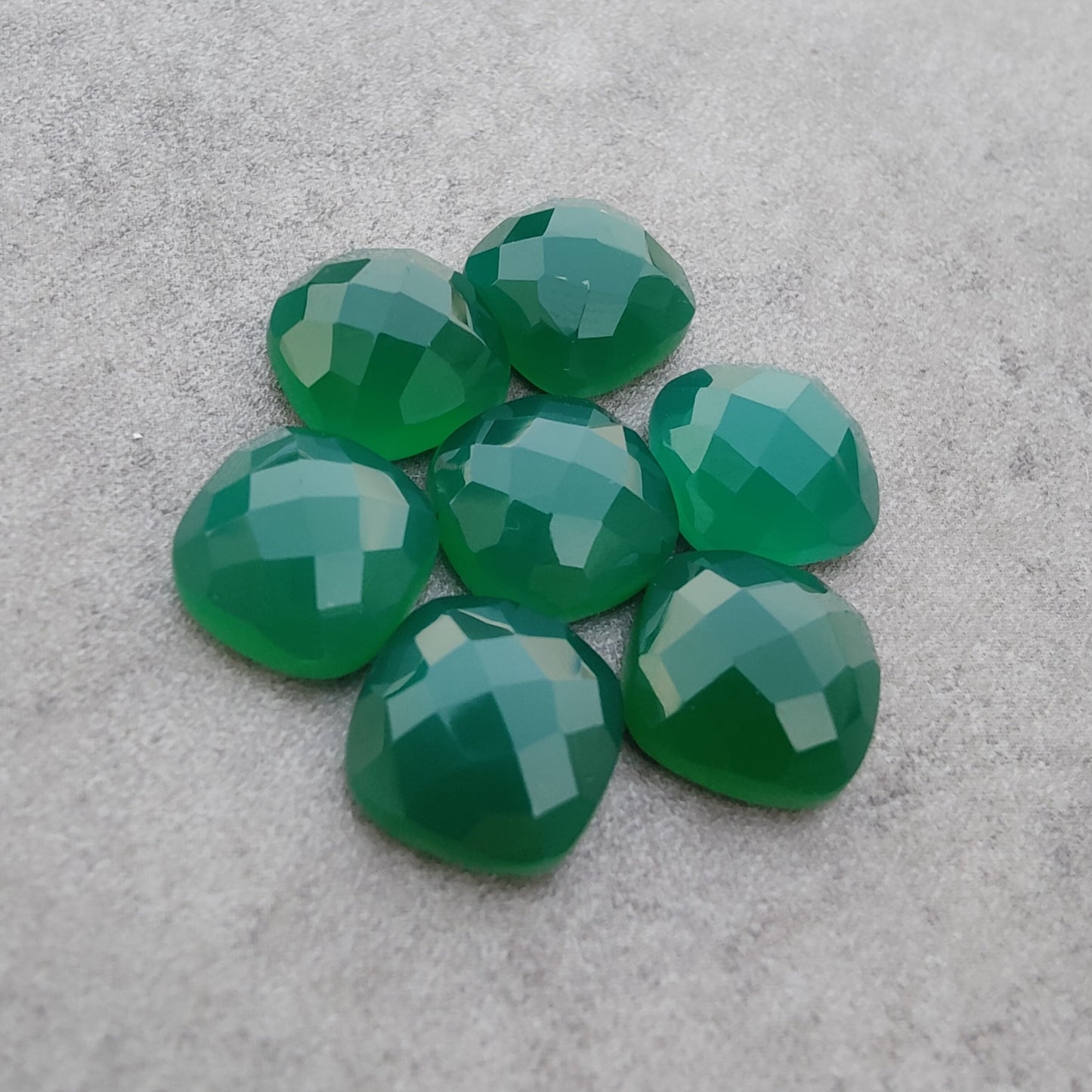 AAA+ QUALITY NATURAL GREEN ONYX CUSHION SHAPE CHECKER CUT FLAT BACK CALIBRATED GEMSTONES, ALL SIZES AVAILABLE