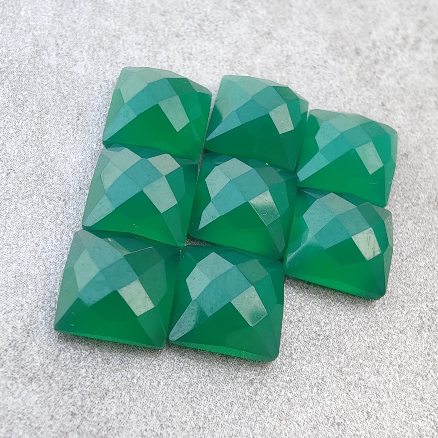 AAA+ QUALITY NATURAL GREEN ONYX SQUARE SHAPE CHECKER CUT FLAT BACK CALIBRATED GEMSTONES, ALL SIZES AVAILABLE