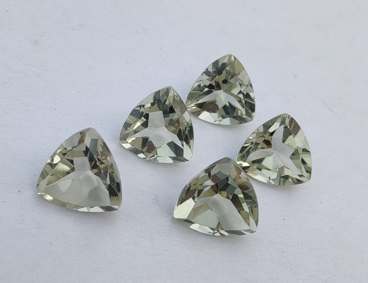 AAA+ QUALITY NATURAL GREEN AMETHYST TRILLION SHAPE FACETED CUT CALIBRATED LOOSE GEMSTONES, ALL SIZES AVAILABLE