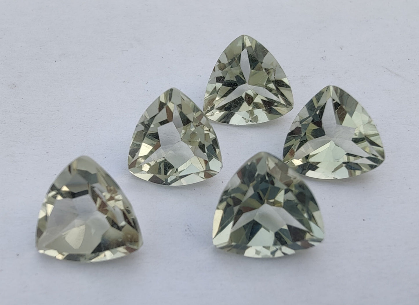 AAA+ QUALITY NATURAL GREEN AMETHYST TRILLION SHAPE FACETED CUT CALIBRATED LOOSE GEMSTONES, ALL SIZES AVAILABLE