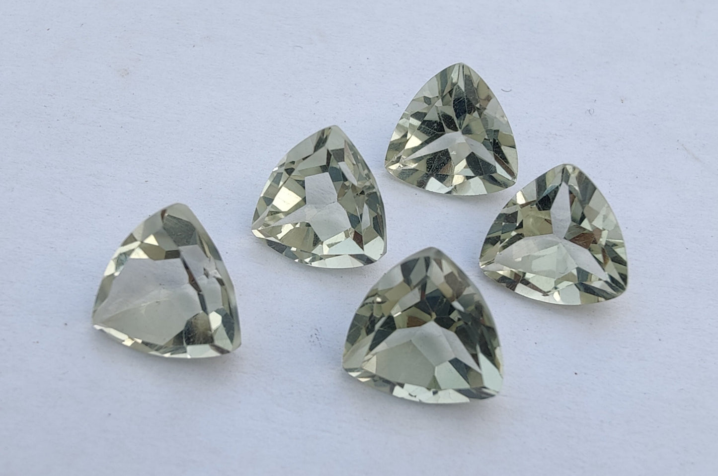 AAA+ QUALITY NATURAL GREEN AMETHYST TRILLION SHAPE FACETED CUT CALIBRATED LOOSE GEMSTONES, ALL SIZES AVAILABLE