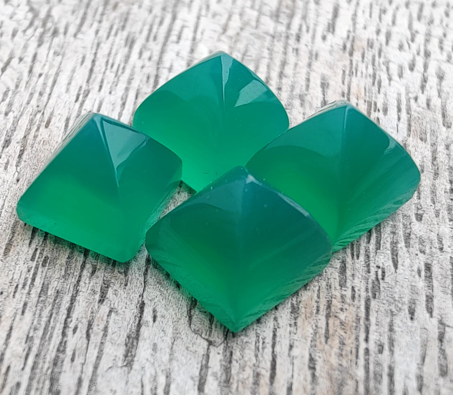 AAA+ Quality Natural Green Onyx Square Pyramid Shape Flat Back Calibrated Wholesale Gemstones, All Sizes Available