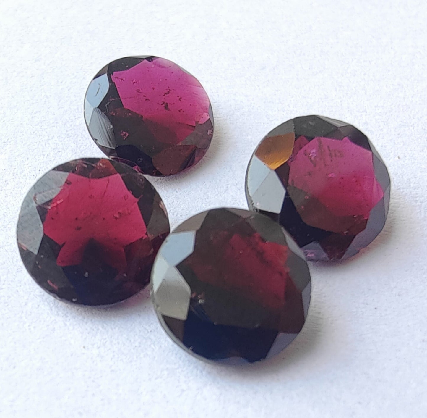 AAA+ Quality Natural Garnet Round Shape Faceted Cut Calibrated Wholesale Gemstones, Custom Sizes Available