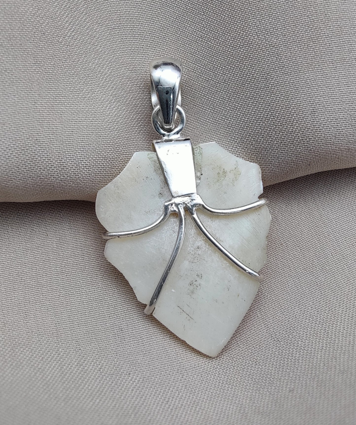 925 SOLID STERLING SILVER CARVED MOTHER OF PEARL HANDMADE PENDANT