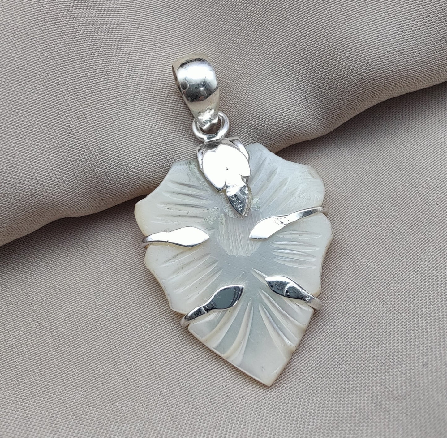 925 SOLID STERLING SILVER CARVED MOTHER OF PEARL HANDMADE PENDANT