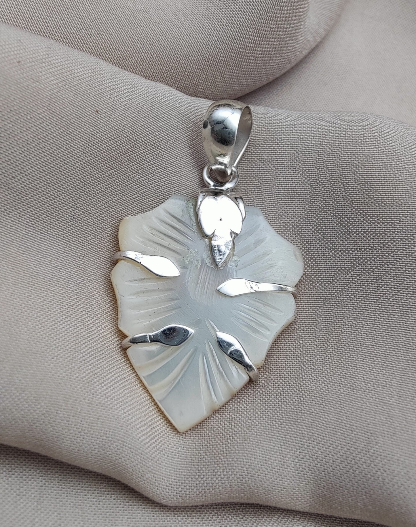 925 SOLID STERLING SILVER CARVED MOTHER OF PEARL HANDMADE PENDANT