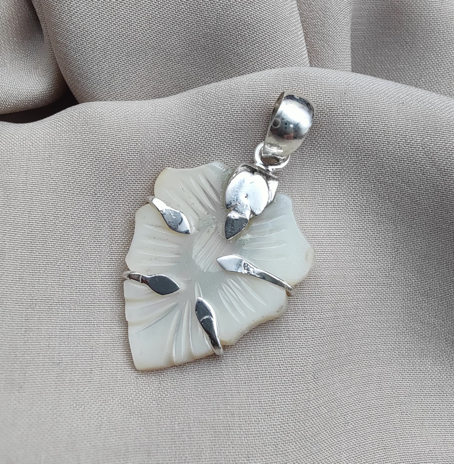925 SOLID STERLING SILVER CARVED MOTHER OF PEARL HANDMADE PENDANT