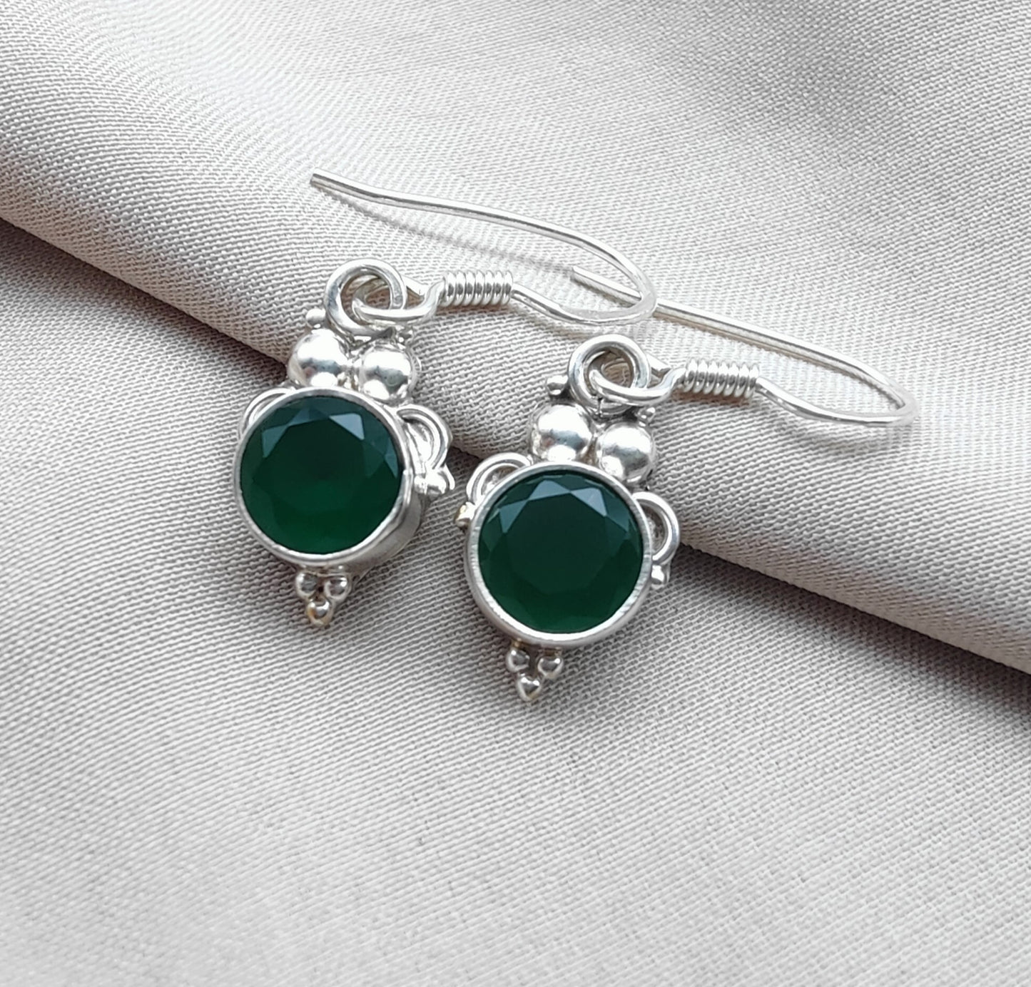 925 SOLID STERLING SILVER NATURAL GREEN ONYX GEMSTONE DANGLING EARRING
