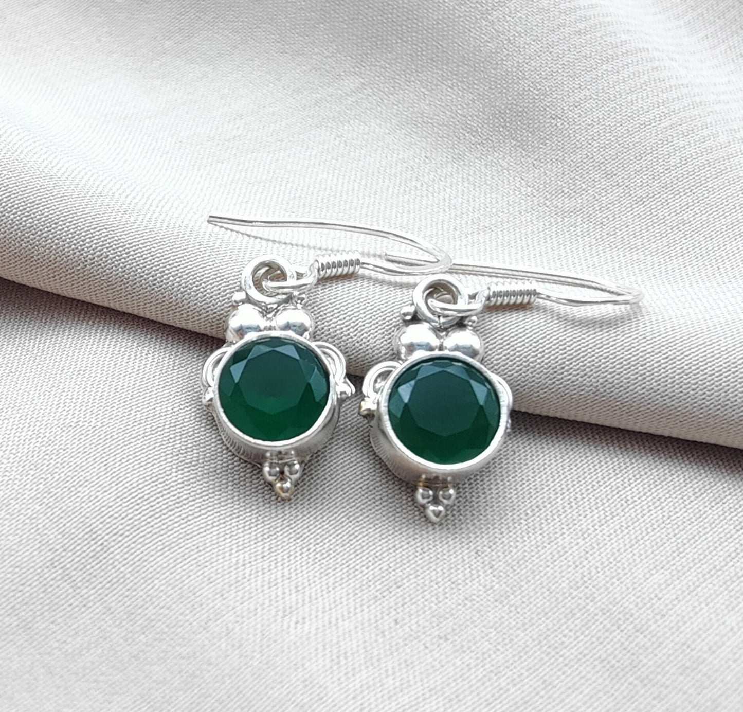 925 SOLID STERLING SILVER NATURAL GREEN ONYX GEMSTONE DANGLING EARRING