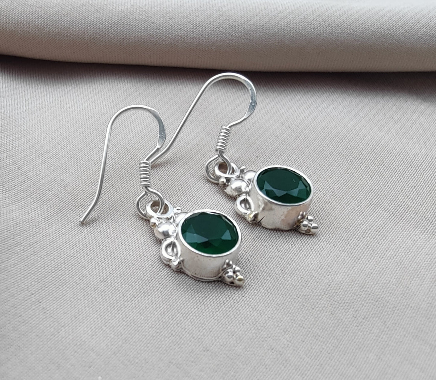 925 SOLID STERLING SILVER NATURAL GREEN ONYX GEMSTONE DANGLING EARRING