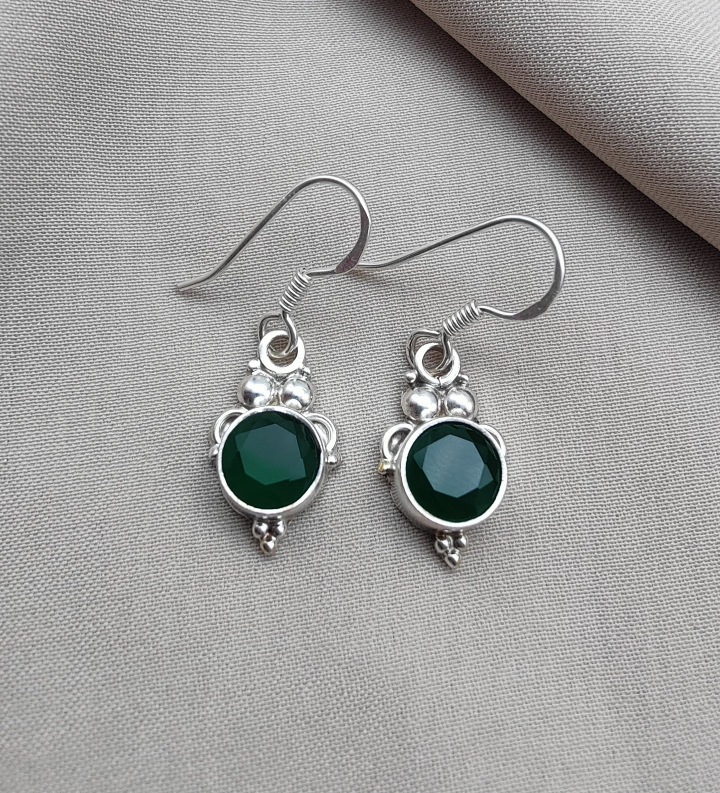 925 SOLID STERLING SILVER NATURAL GREEN ONYX GEMSTONE DANGLING EARRING