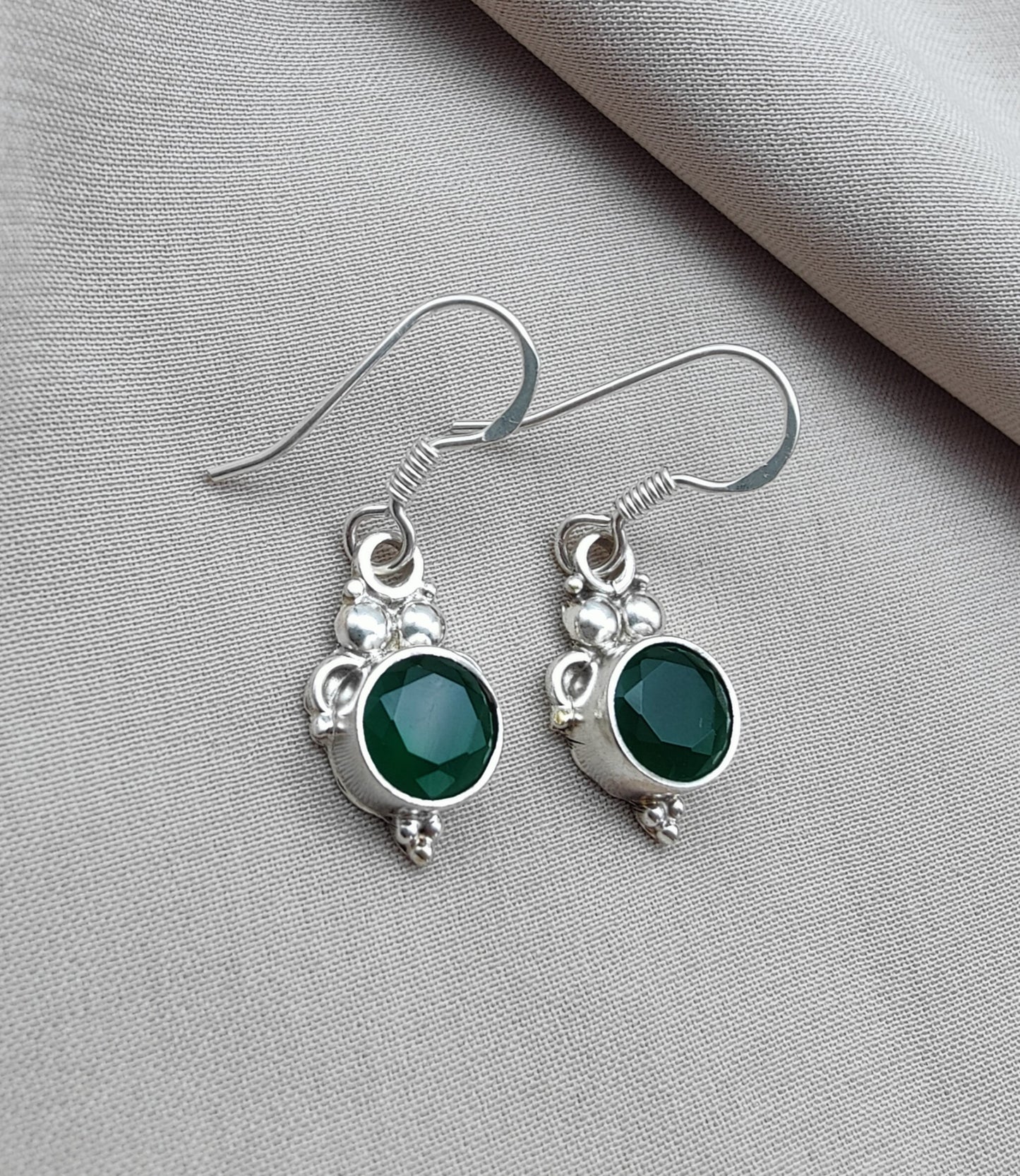 925 SOLID STERLING SILVER NATURAL GREEN ONYX GEMSTONE DANGLING EARRING