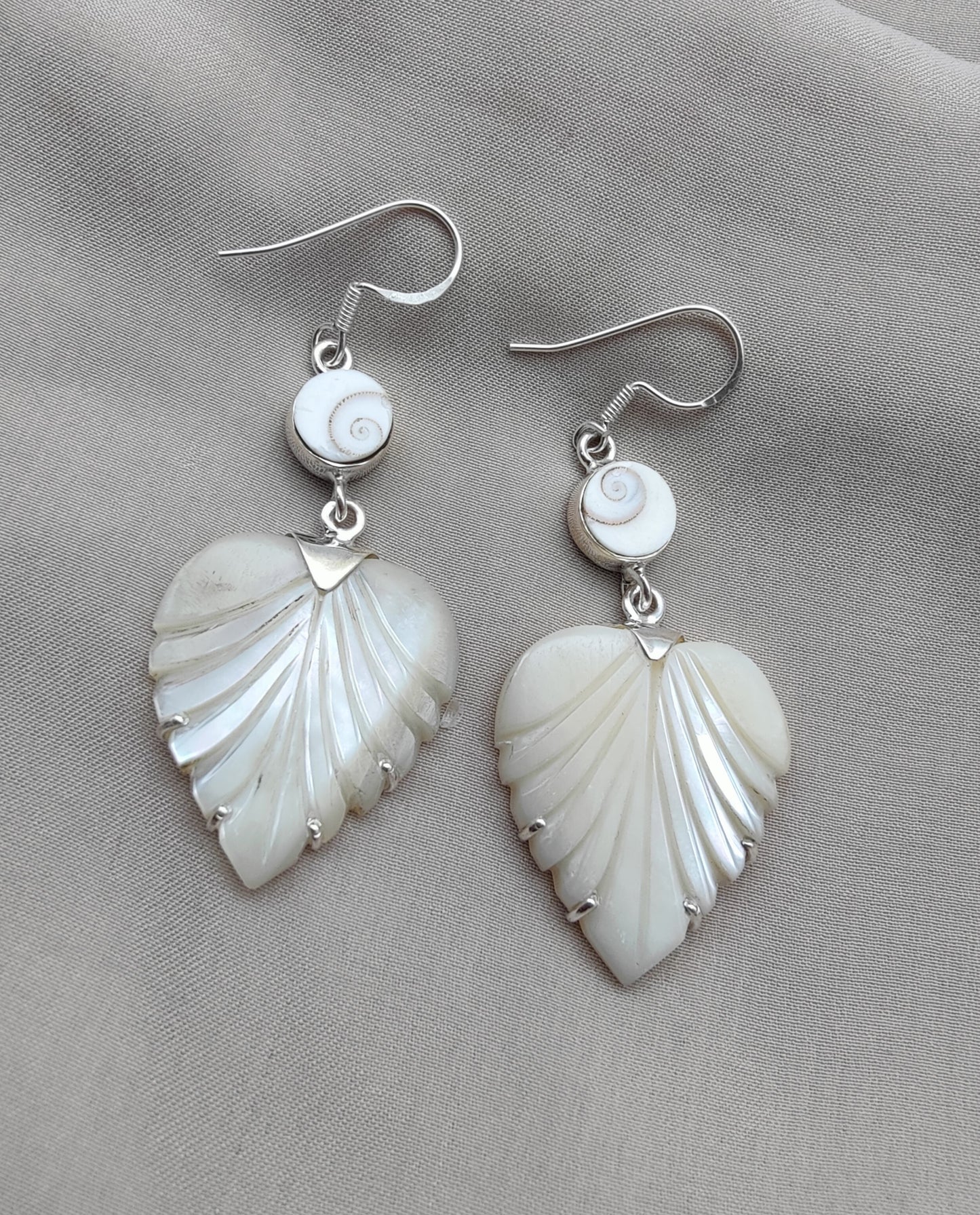 925 SOLID STERLING SILVER NATURAL SHIVA EYE GEMSTONE MOTHER OF PEARL LEAF DESIGN EARRINGS