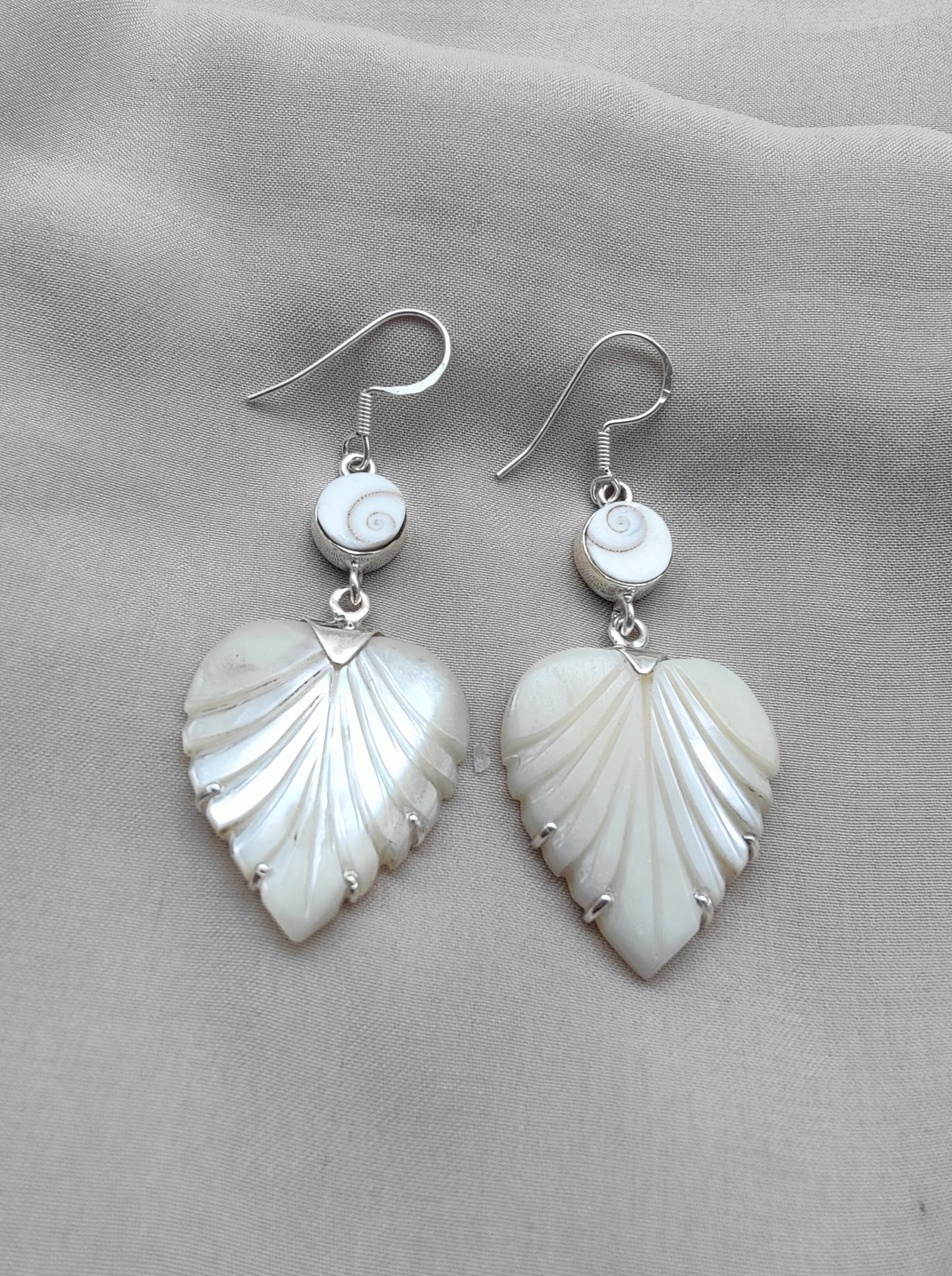 925 SOLID STERLING SILVER NATURAL SHIVA EYE GEMSTONE MOTHER OF PEARL LEAF DESIGN EARRINGS
