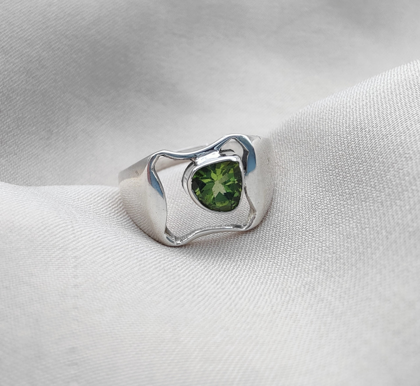 925 SOLID STERLING SILVER NATURAL PERIDOT GEMSTONE HANDMADE RING, ALL SIZES AVAILABLE