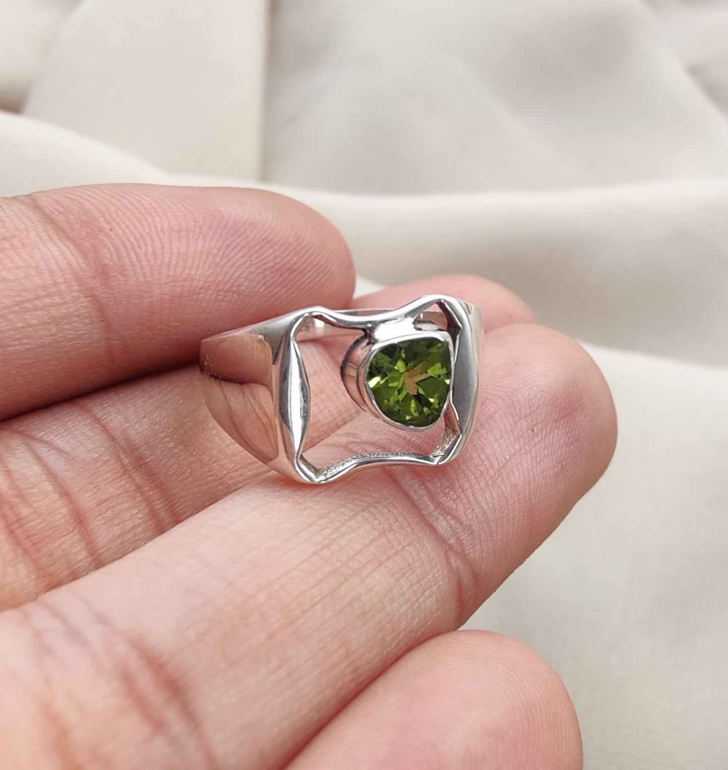 925 SOLID STERLING SILVER NATURAL PERIDOT GEMSTONE HANDMADE RING, ALL SIZES AVAILABLE
