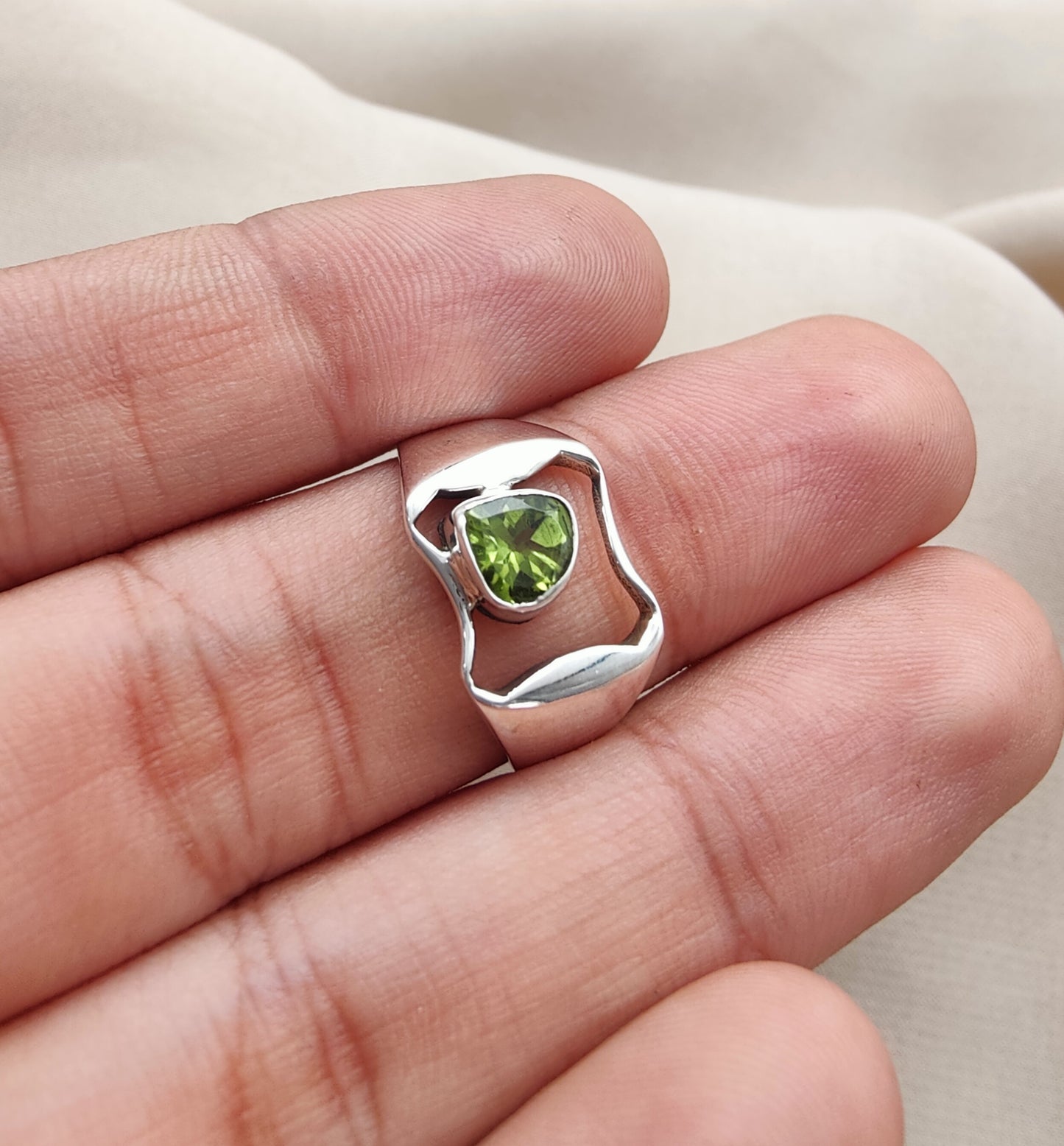 925 SOLID STERLING SILVER NATURAL PERIDOT GEMSTONE HANDMADE RING, ALL SIZES AVAILABLE