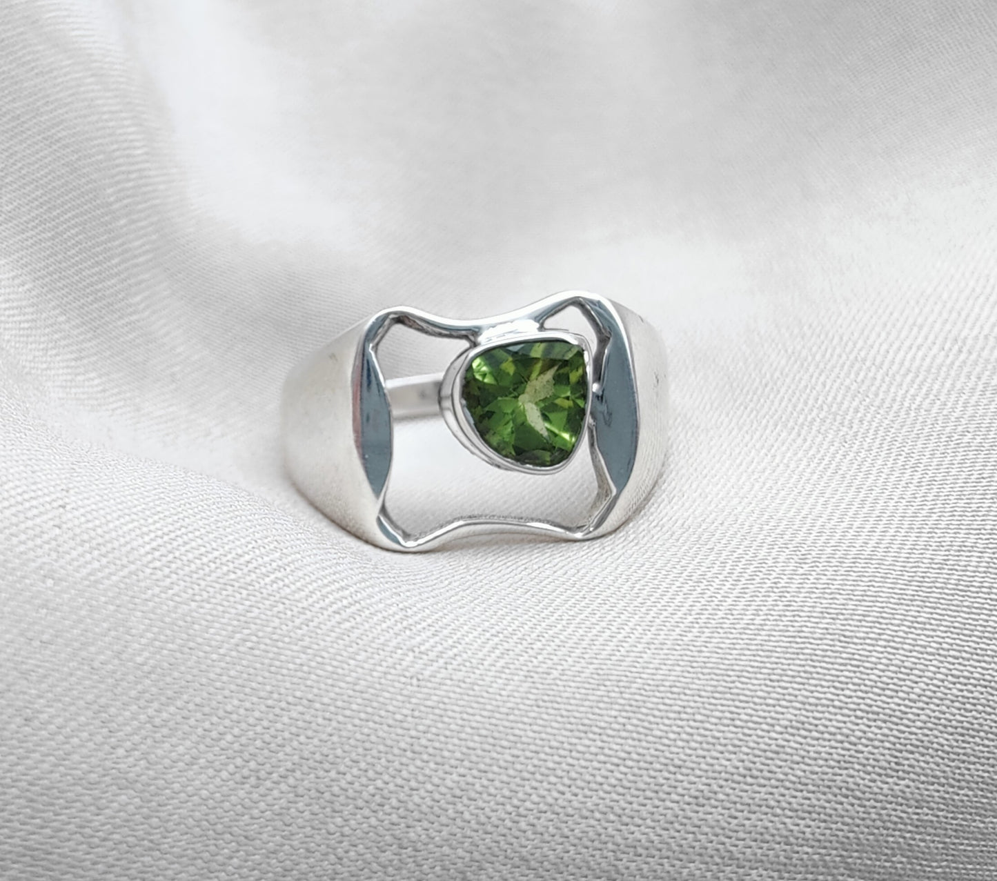 925 SOLID STERLING SILVER NATURAL PERIDOT GEMSTONE HANDMADE RING, ALL SIZES AVAILABLE