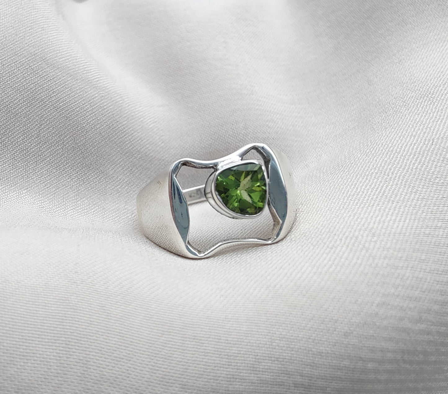 925 SOLID STERLING SILVER NATURAL PERIDOT GEMSTONE HANDMADE RING, ALL SIZES AVAILABLE