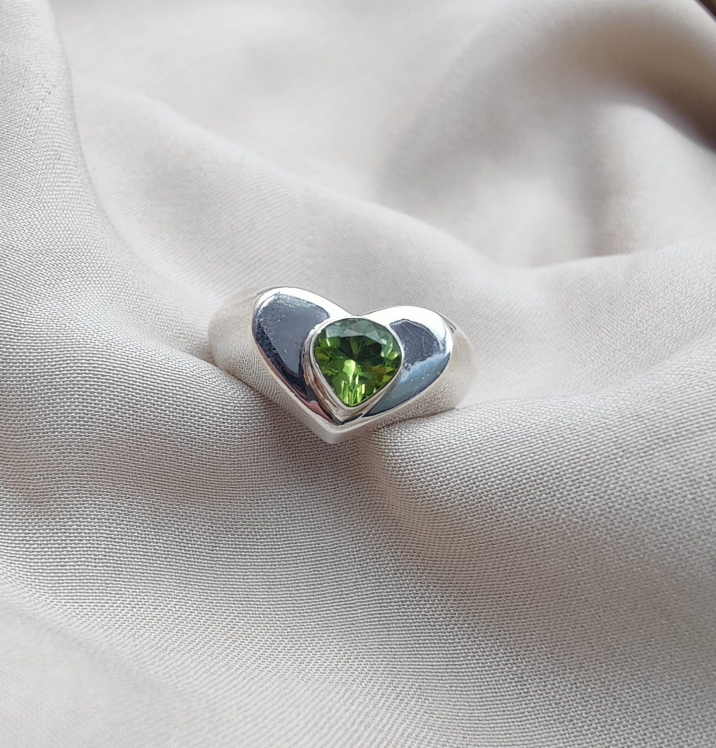 925 SOLID STERLING SILVER NATURAL PERIDOT GEMSTONE HANDMADE RING HEART DESIGN , ALL SIZES AVAILABLE