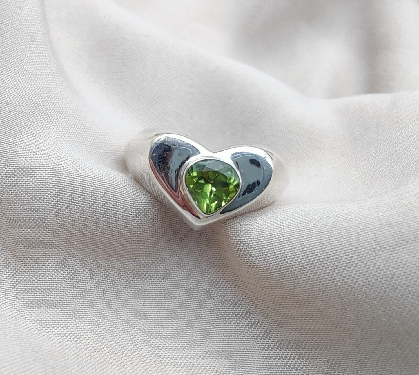 925 SOLID STERLING SILVER NATURAL PERIDOT GEMSTONE HANDMADE RING HEART DESIGN , ALL SIZES AVAILABLE