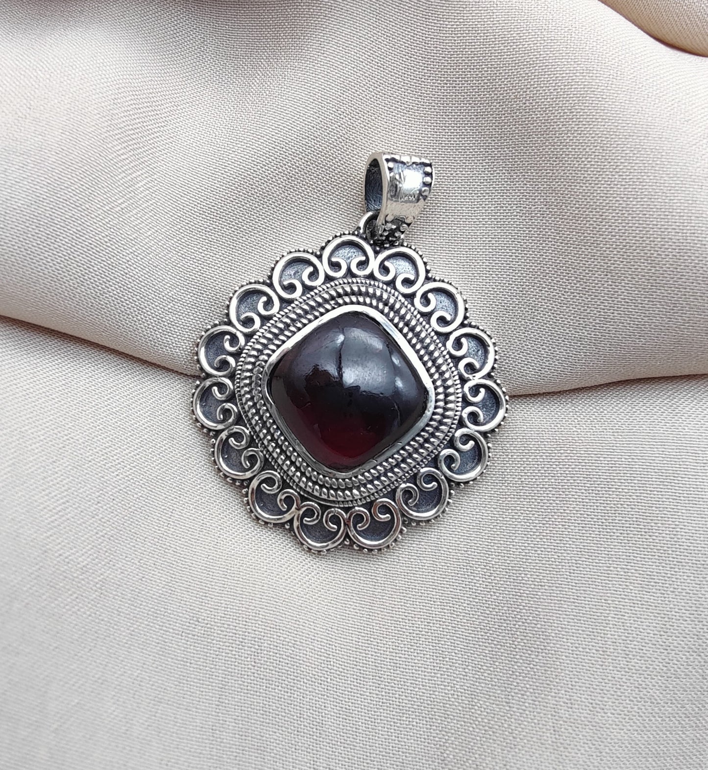 925 SOLID STERLING SILVER NATURAL GARNET GEMSTONE HANDMADE PENDANT