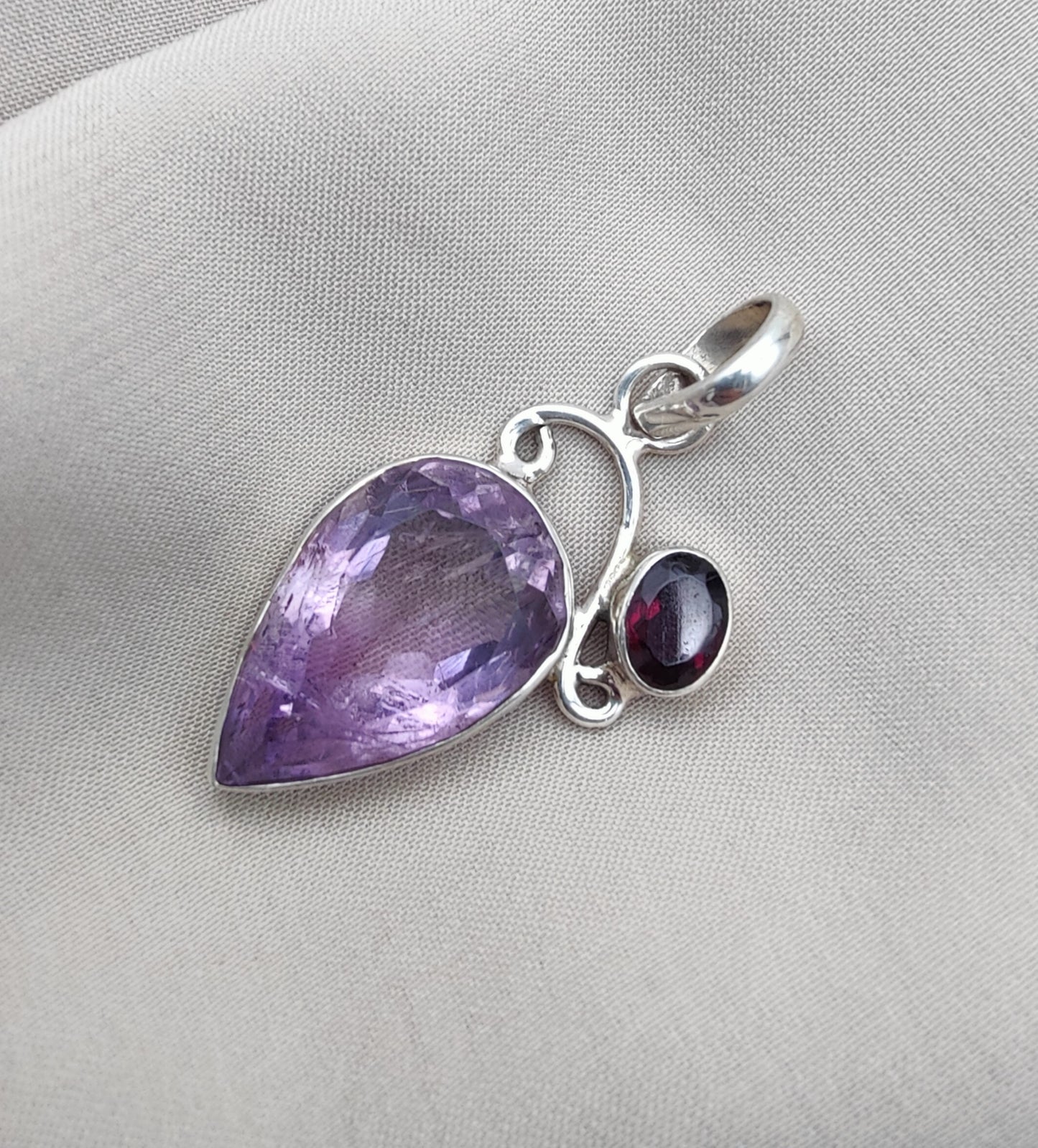 925 SOLID STERLING SILVER NATURAL AMETHYST AND GARNET GEMSTONE HANDMADE PENDANT