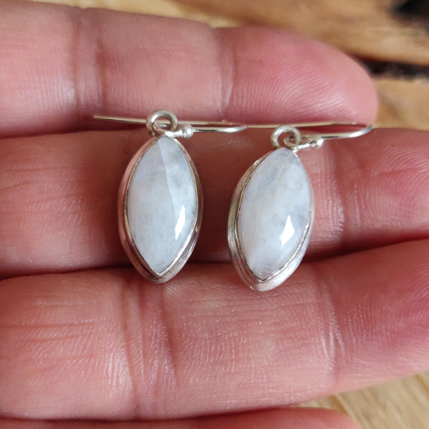 925 SOLID STERLING SILVER NATURAL RAINBOW MOONSTONE GEMSTONE HOOK EARRING