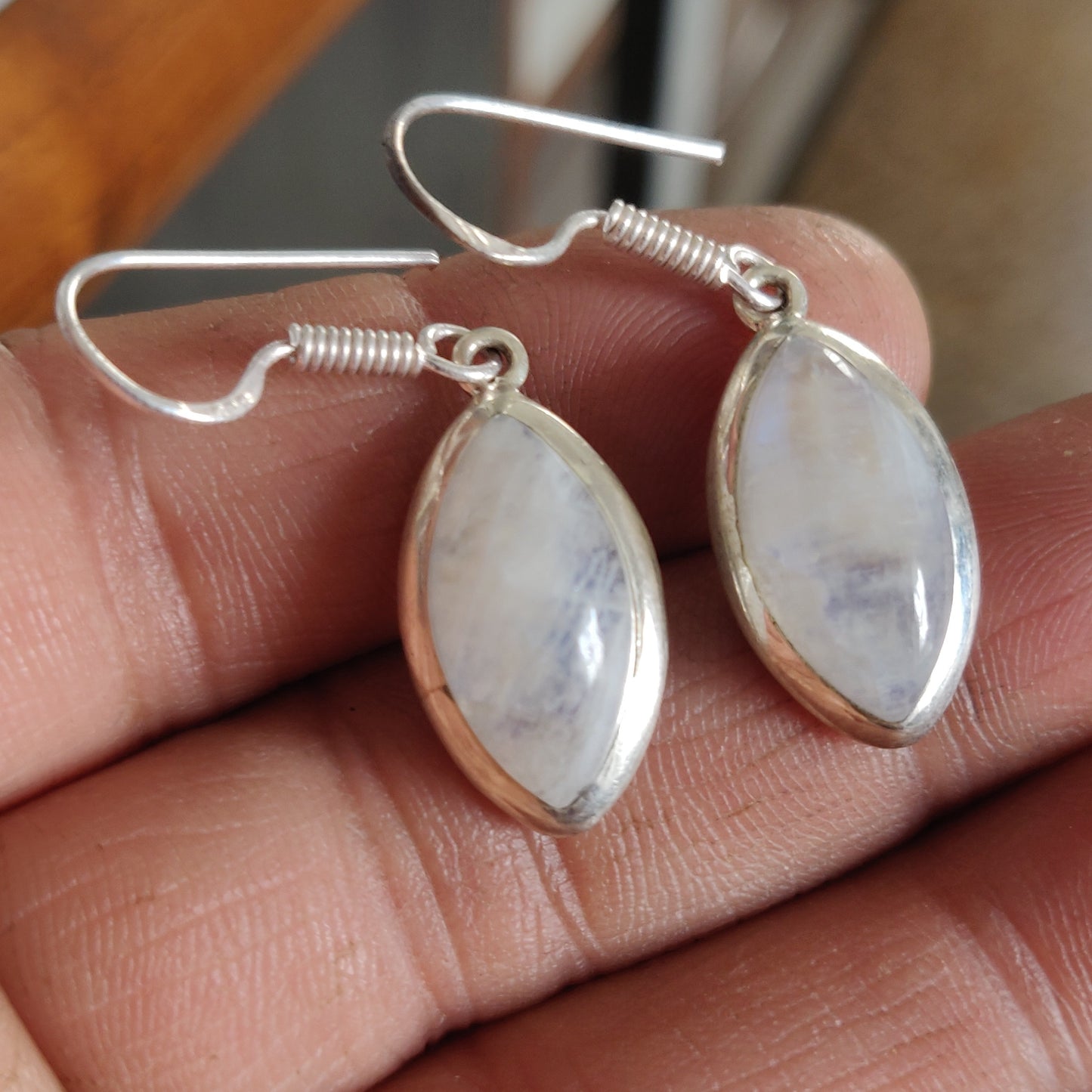 925 SOLID STERLING SILVER NATURAL RAINBOW MOONSTONE GEMSTONE HOOK EARRING