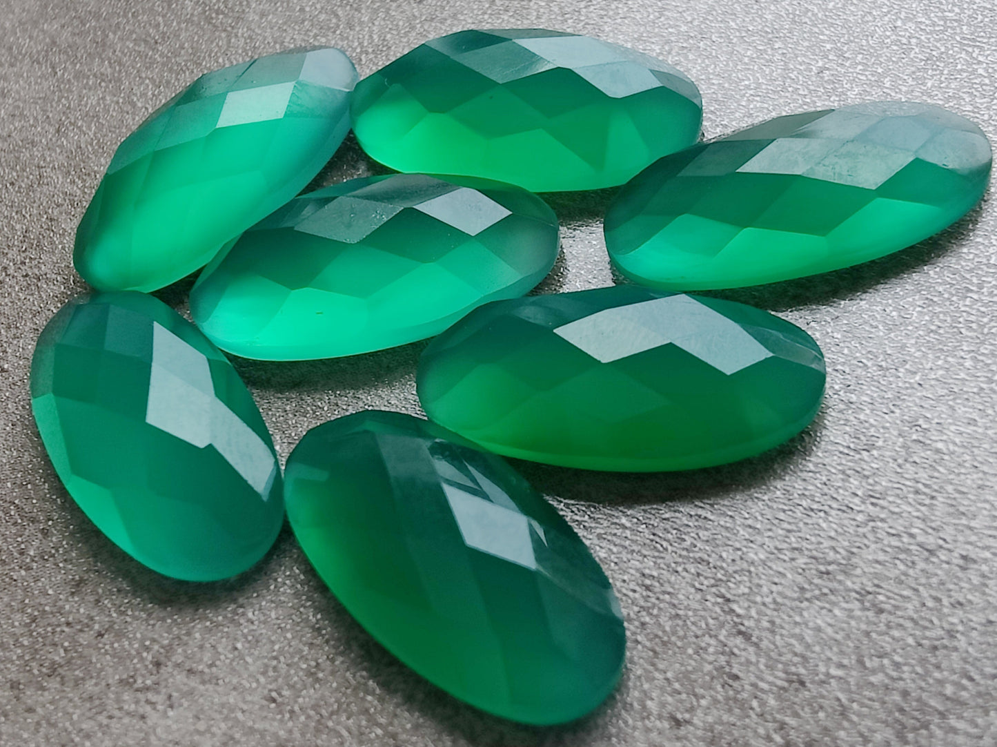 NATURAL GREEN ONYX CHECKER CUT FLAT BACK BIG OVAL SHAPE CALIBRATED GEMSTONES, ALL SIZES AVAILABLE