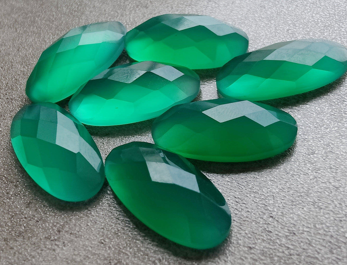NATURAL GREEN ONYX CHECKER CUT FLAT BACK BIG OVAL SHAPE CALIBRATED GEMSTONES, ALL SIZES AVAILABLE