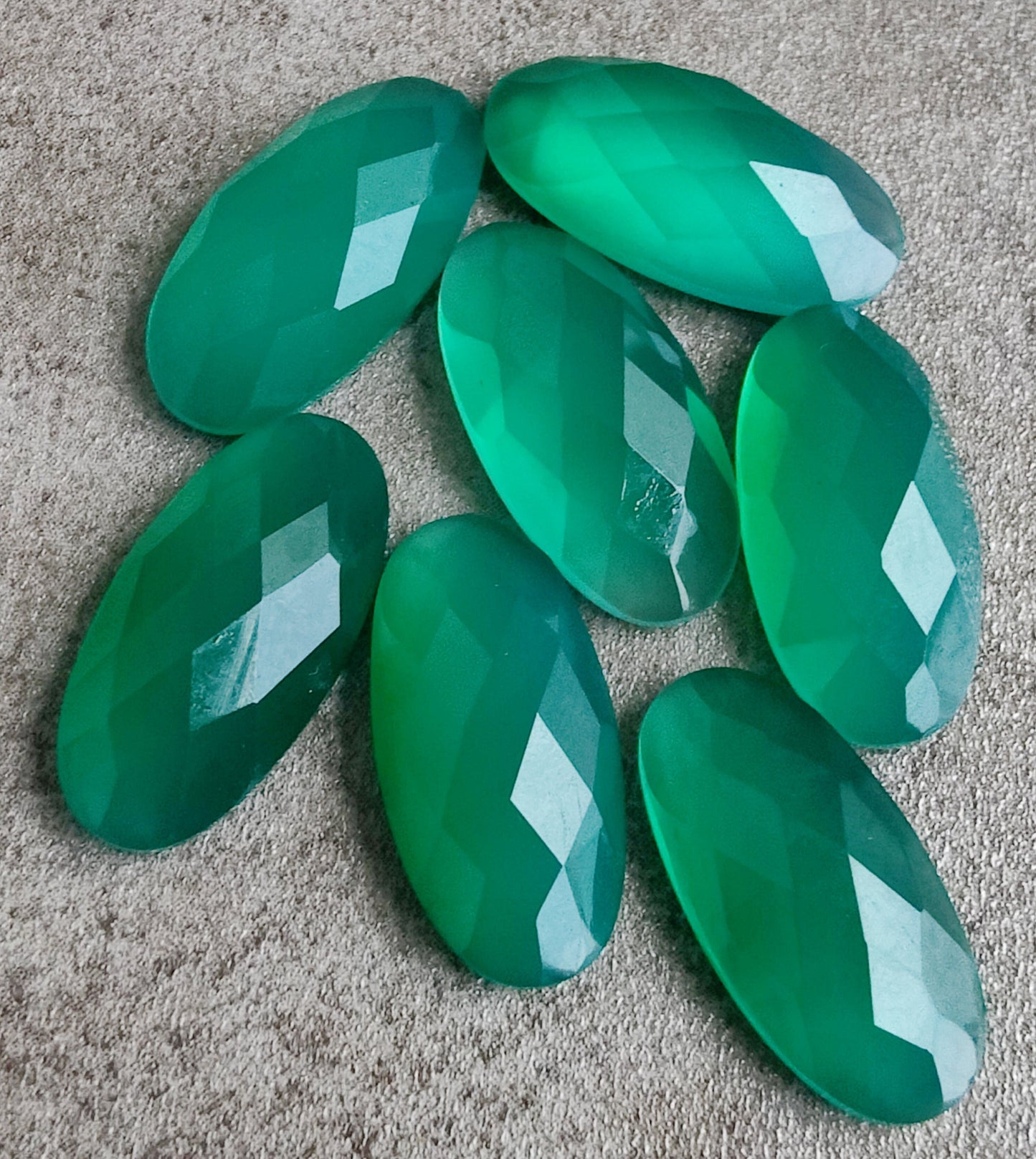 NATURAL GREEN ONYX CHECKER CUT FLAT BACK BIG OVAL SHAPE CALIBRATED GEMSTONES, ALL SIZES AVAILABLE