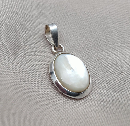 Mother of Pearl 925 Sterling Silver Pendant Oval Necklace, Calming Shell Jewelry