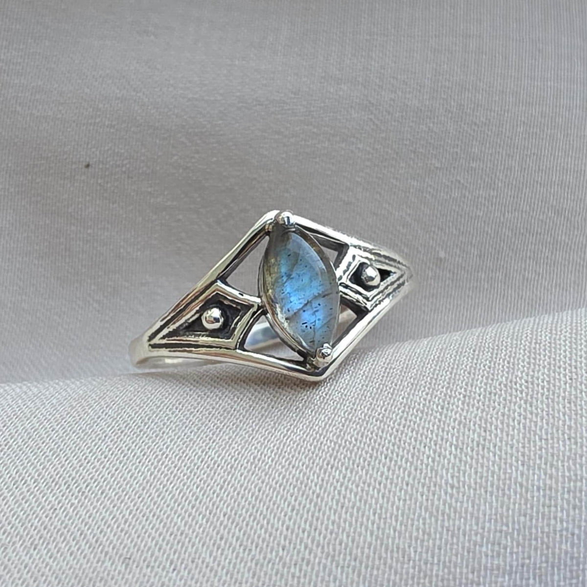 925 Sterling Silver Labradorite Ring Marquise Blue Flash Gemstone Geometric Modern Minimal Ring