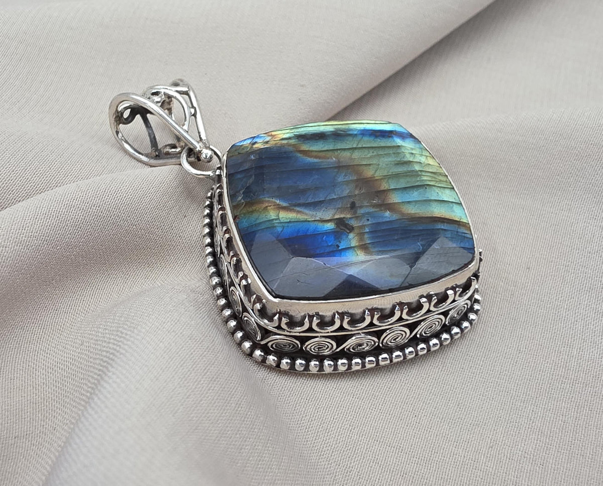 925 Sterling Silver Natural Multi Labradorite Pendant Cushion Shape Flashy Labradorite Handmade Gemstone Jewelry