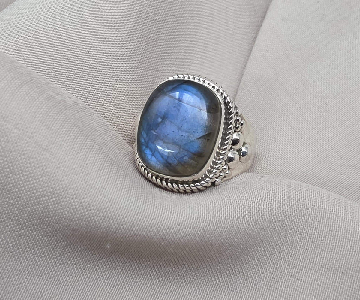 Blue Flash Labradorite 925 Sterling Silver Ring: Handmade Boho Gemstone Jewelry