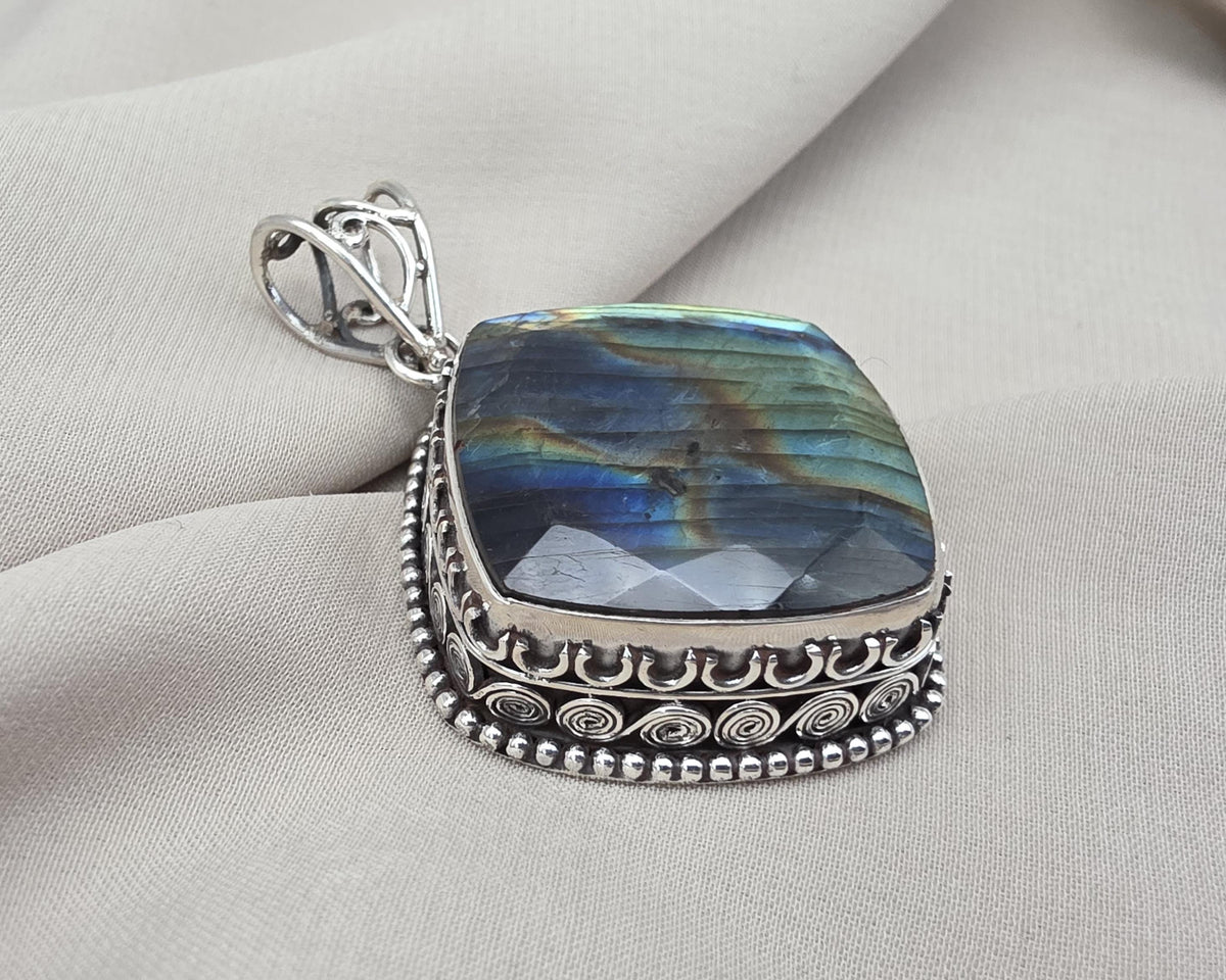 925 Sterling Silver Natural Multi Labradorite Pendant Cushion Shape Flashy Labradorite Handmade Gemstone Jewelry