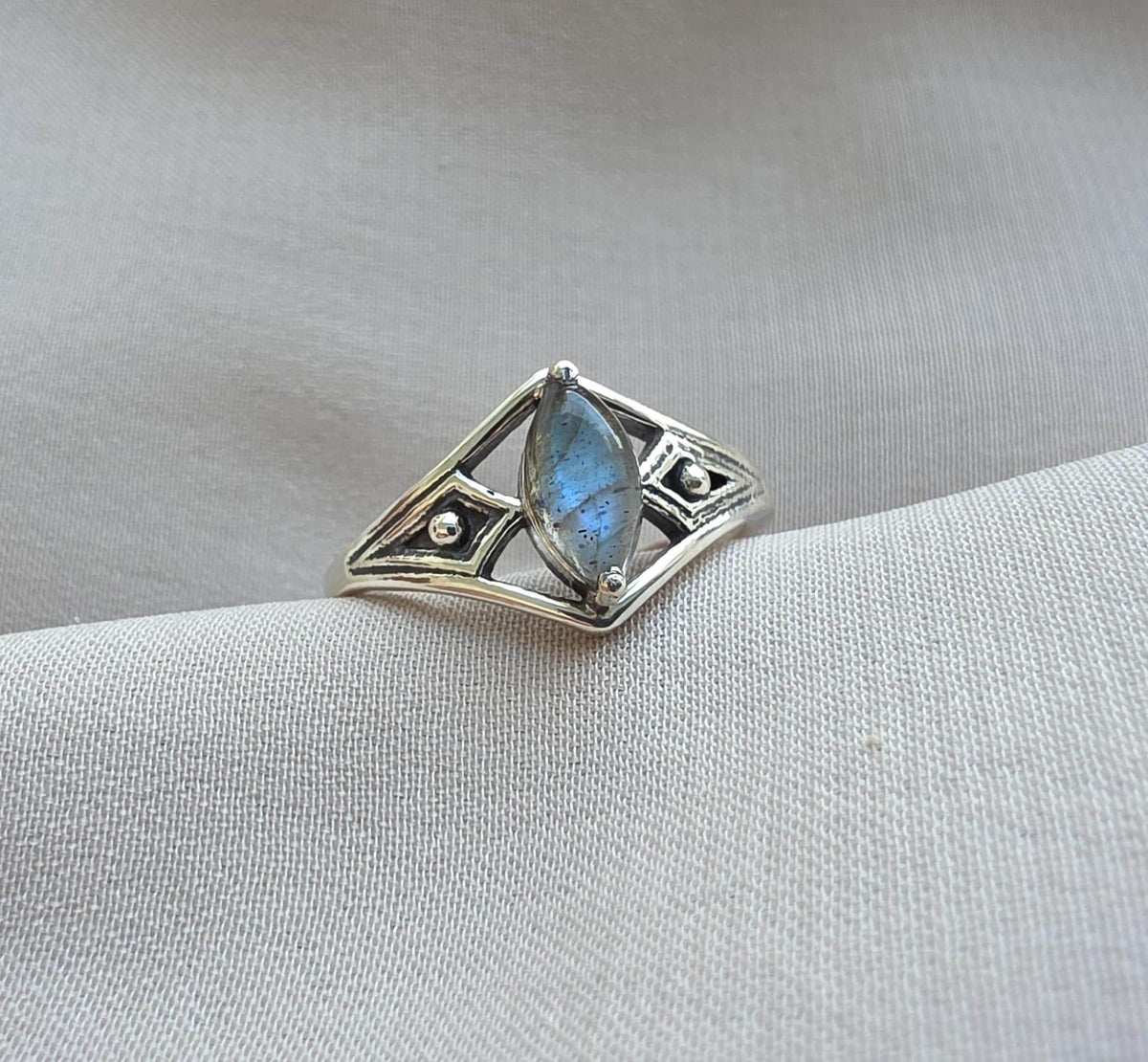 925 Sterling Silver Labradorite Ring Marquise Blue Flash Gemstone Geometric Modern Minimal Ring