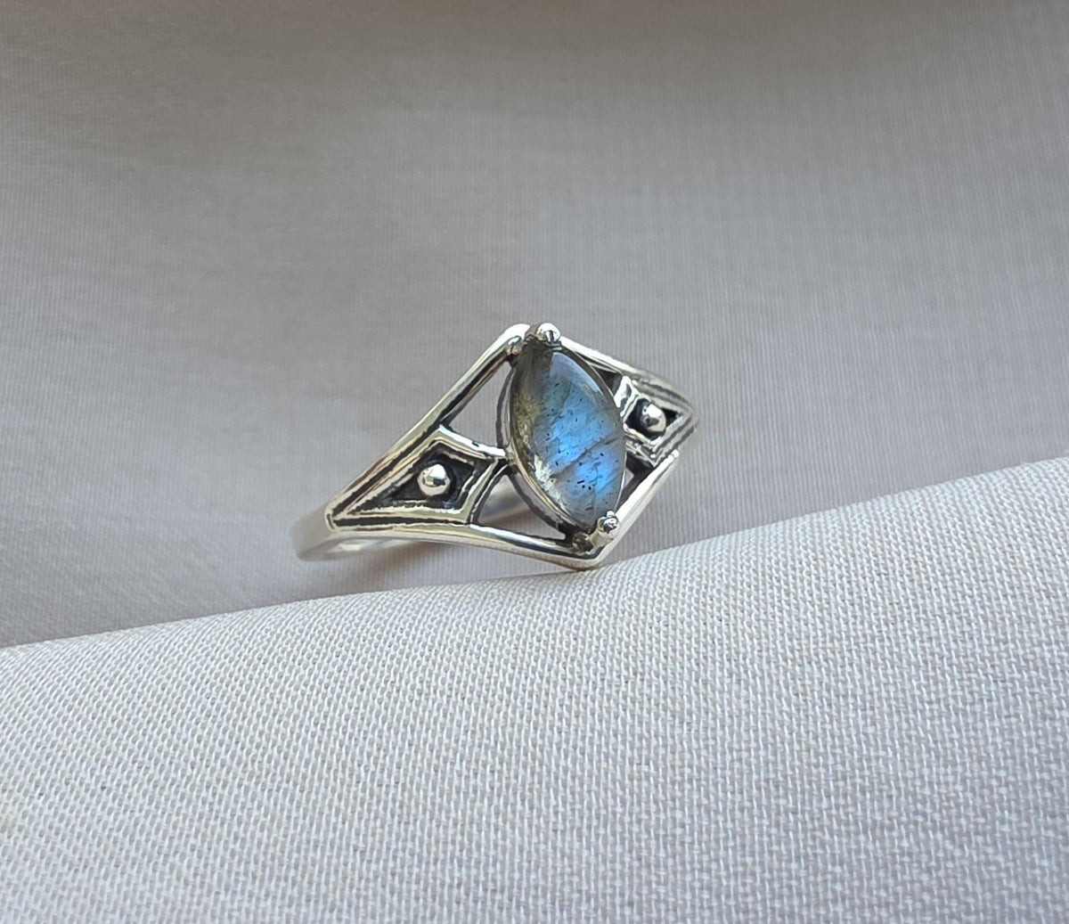 925 Sterling Silver Labradorite Ring Marquise Blue Flash Gemstone Geometric Modern Minimal Ring