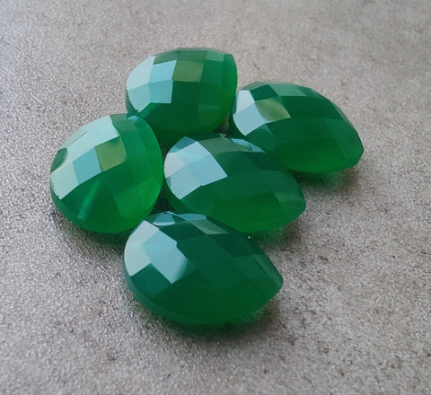 AAA+ Quality Natural Green Onyx Teardrop Shape Briolette Cut Calibrated Pear Shape Wholesale Gemstones, All Sizes Available