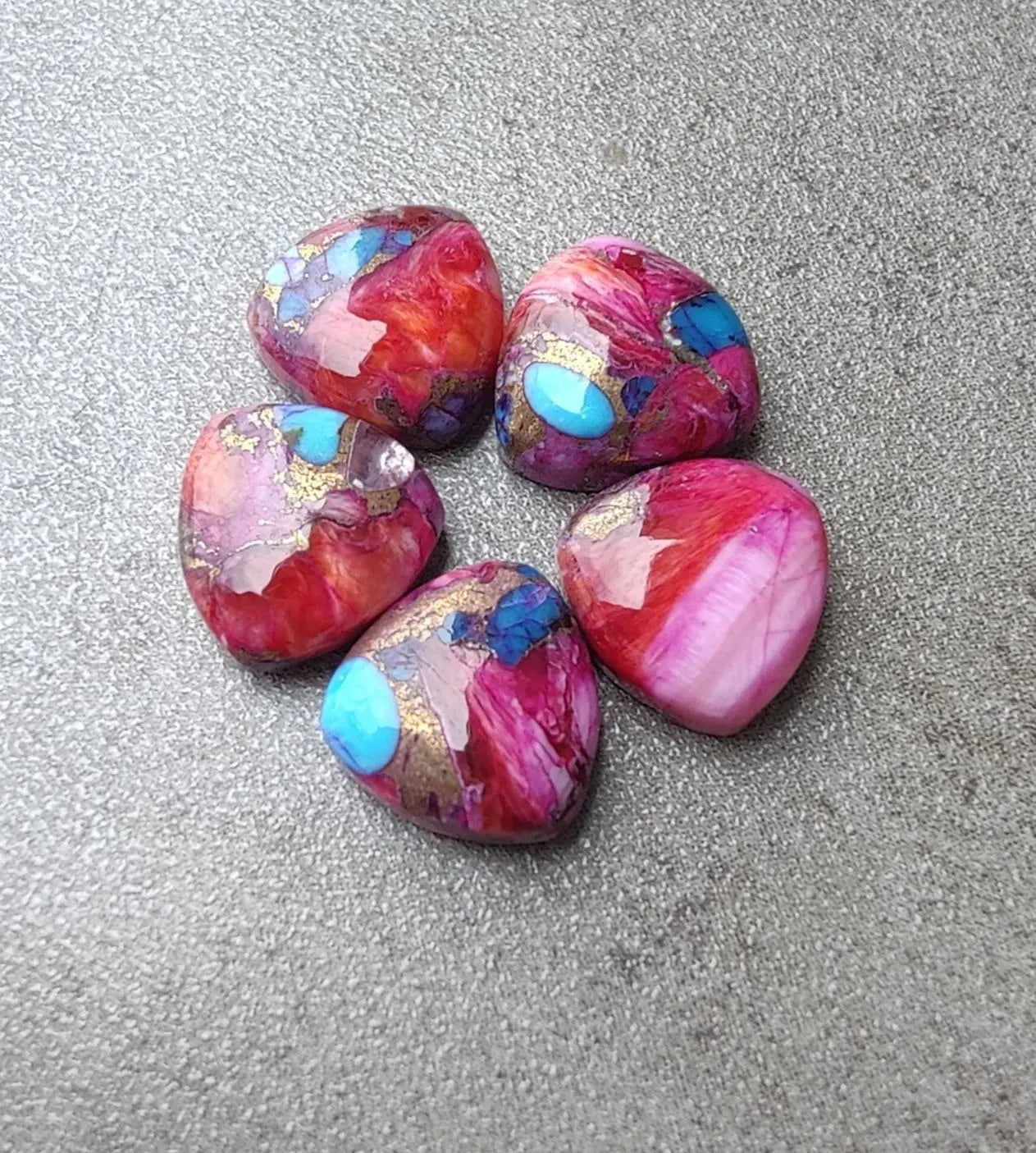 AAA+ QUALITY NATURAL PINK SPINY OYSTER TRILLION SHAPE CABOCHON FLAT BACK CALIBRATED GEMSTONES, ALL SIZES AVAILABLE