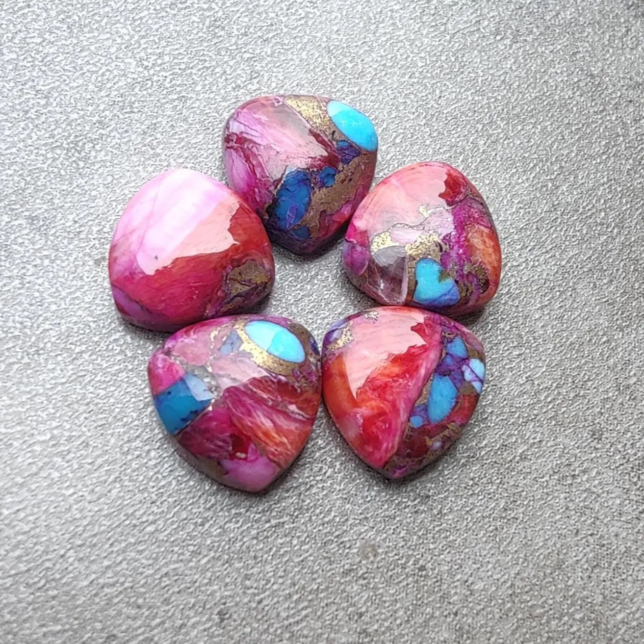 AAA+ QUALITY NATURAL PINK SPINY OYSTER TRILLION SHAPE CABOCHON FLAT BACK CALIBRATED GEMSTONES, ALL SIZES AVAILABLE
