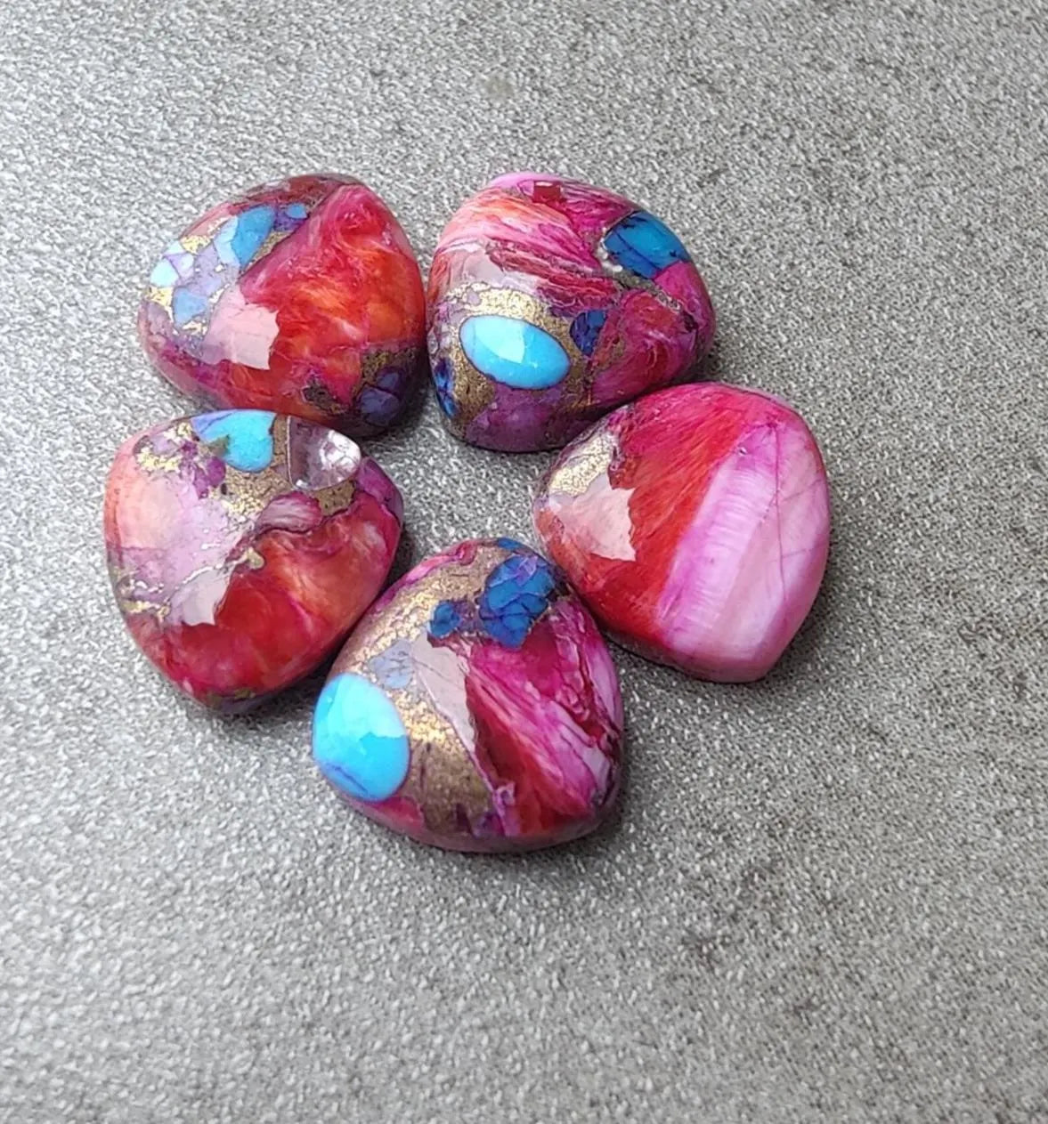 AAA+ QUALITY NATURAL PINK SPINY OYSTER TRILLION SHAPE CABOCHON FLAT BACK CALIBRATED GEMSTONES, ALL SIZES AVAILABLE