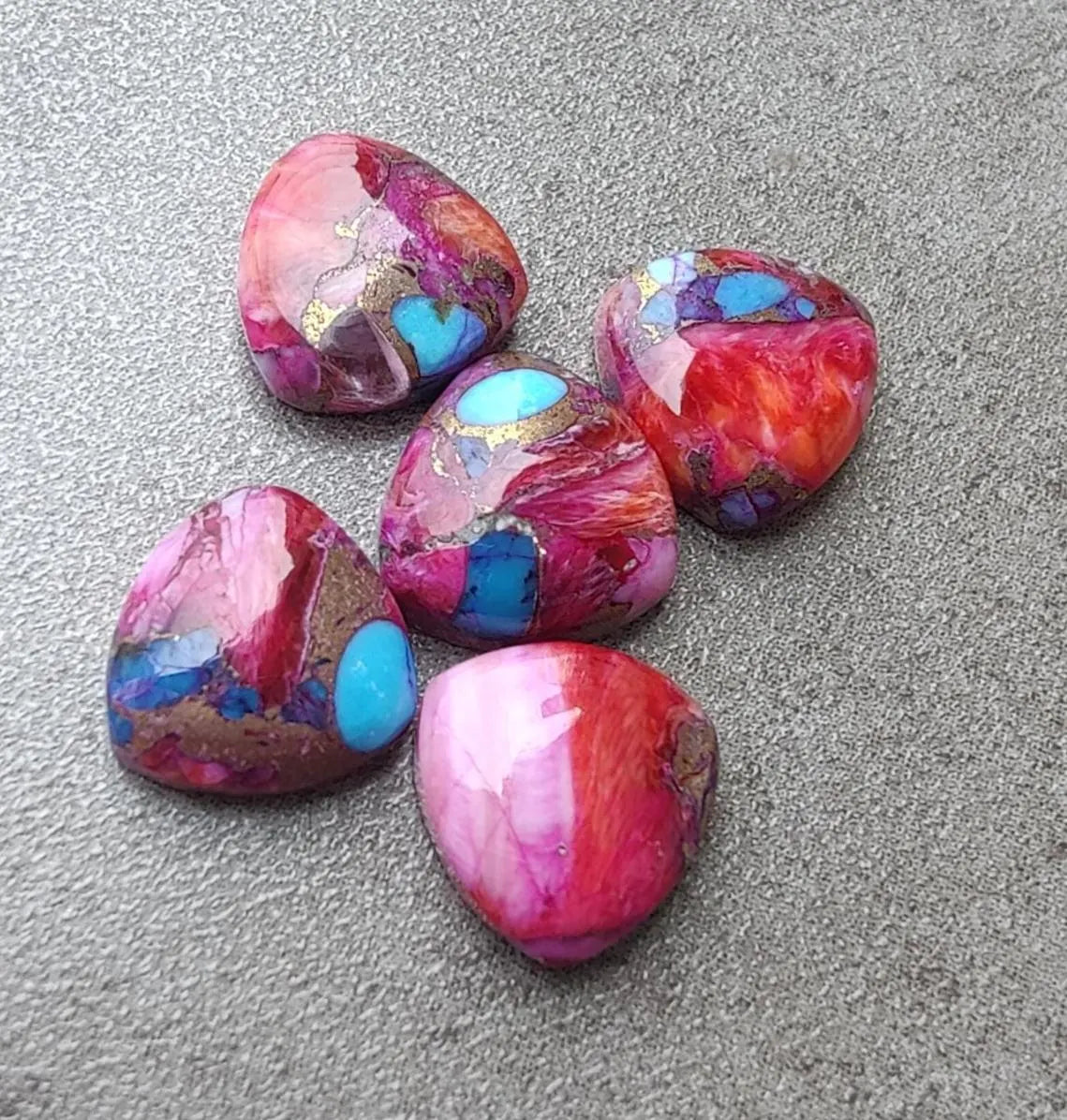 AAA+ QUALITY NATURAL PINK SPINY OYSTER TRILLION SHAPE CABOCHON FLAT BACK CALIBRATED GEMSTONES, ALL SIZES AVAILABLE